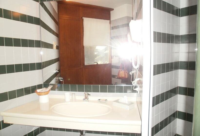 בית מלון כפרי Albergo Villa & Roma