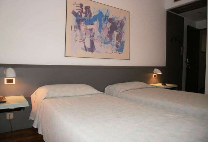 בית מלון כפרי Albergo Villa & Roma