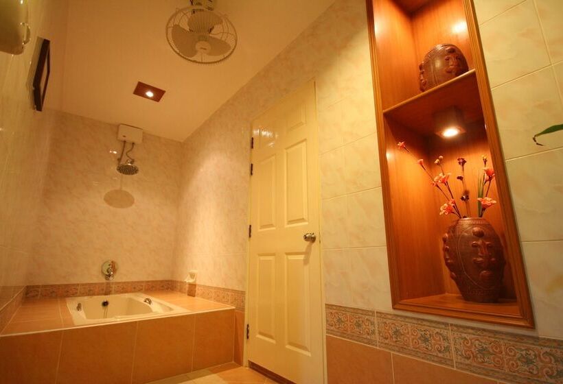 Отель Budsaba Resort & Spa