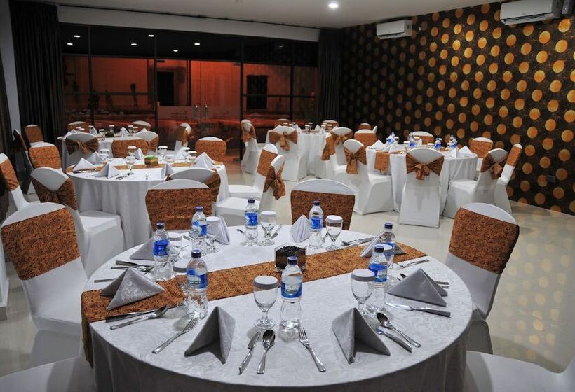 The Centro Hotel & Residence By Orchardz