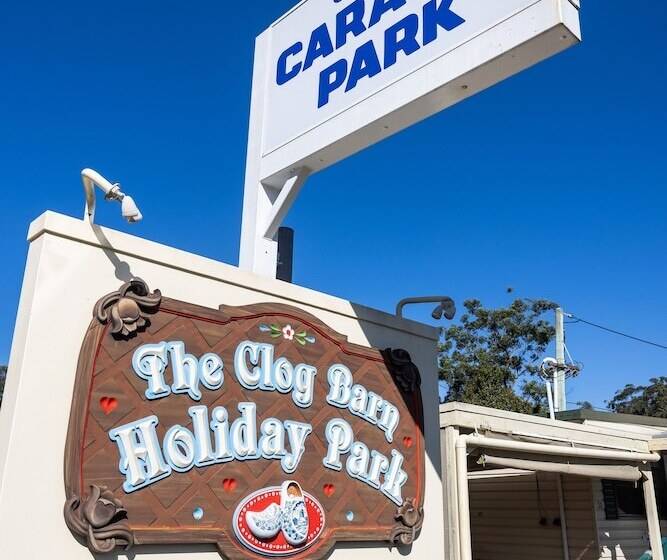 Отель Clog Barn Caravan Park
