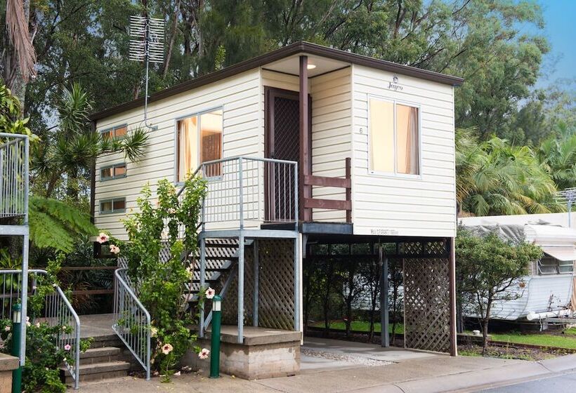 Отель Clog Barn Caravan Park