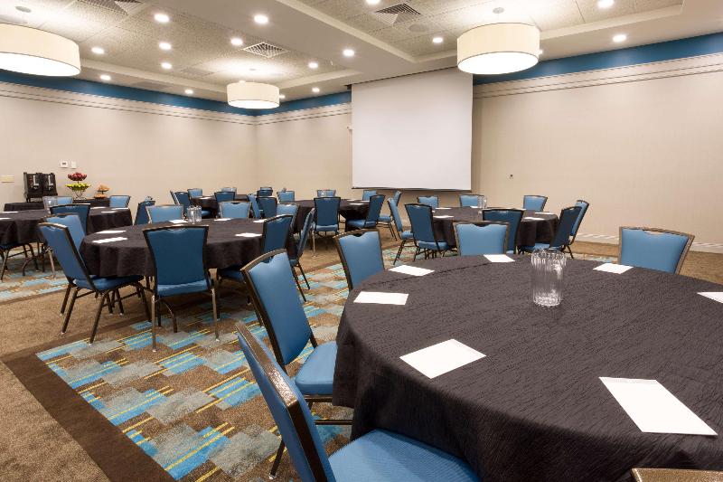 호텔 Drury Inn & Suites Colorado Springs Near The Air Force Academy