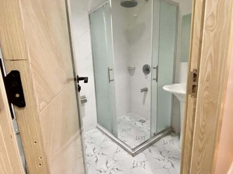 فندق Euroasia By Bluebookers