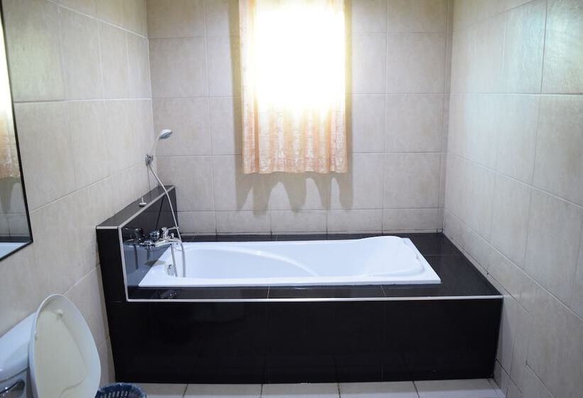 فندق Euroasia By Bluebookers