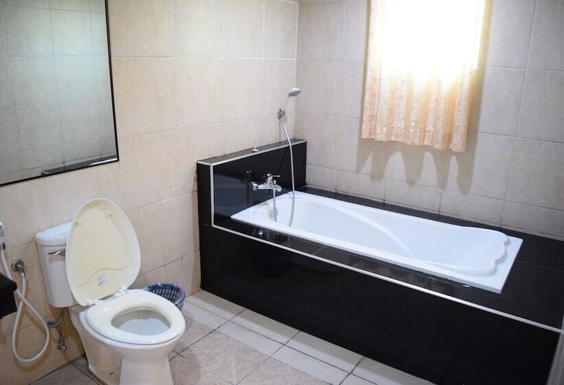 فندق Euroasia By Bluebookers