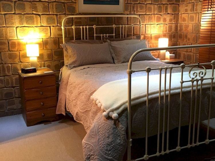 Отель Farmhouse Flat Pet Friendly