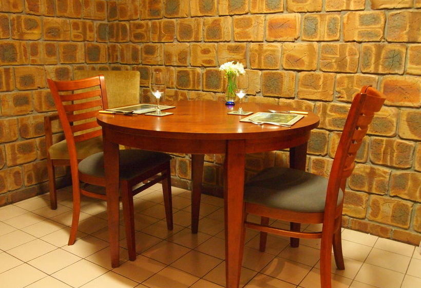 Отель Farmhouse Flat Pet Friendly