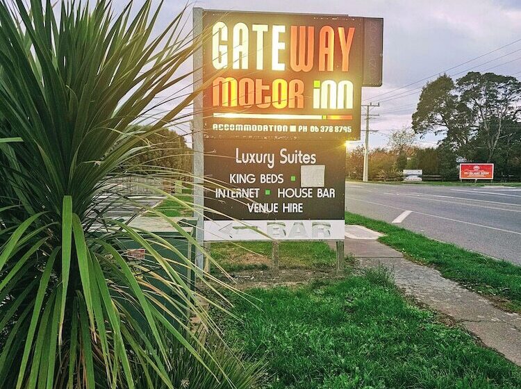 בית מלון כפרי Gateway Motor Inn