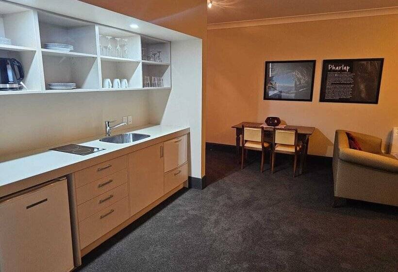 בית מלון כפרי Gateway Motor Inn
