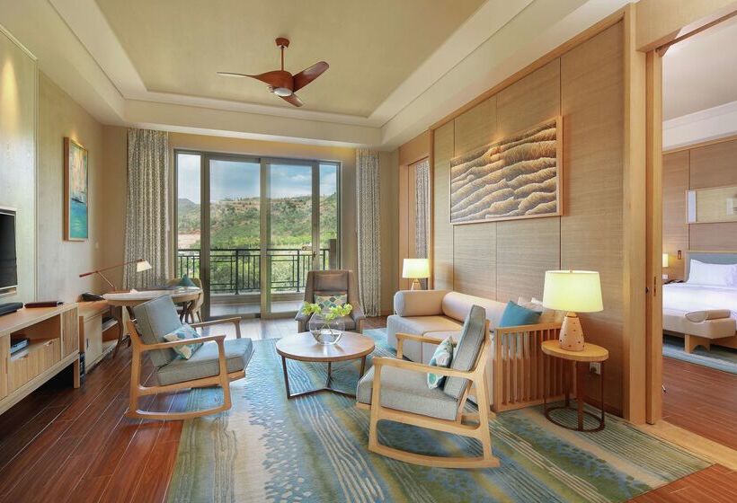 فندق Hilton Yuxi Fuxian Lake