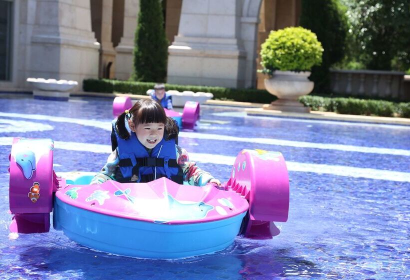 فندق Hilton Yuxi Fuxian Lake