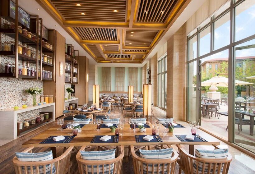 فندق Hilton Yuxi Fuxian Lake