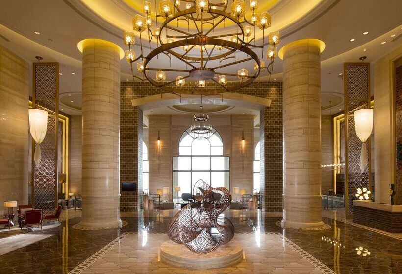 فندق Hilton Yuxi Fuxian Lake