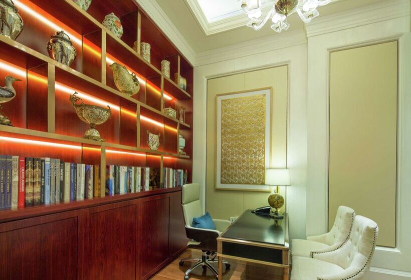 فندق Hilton Yuxi Fuxian Lake