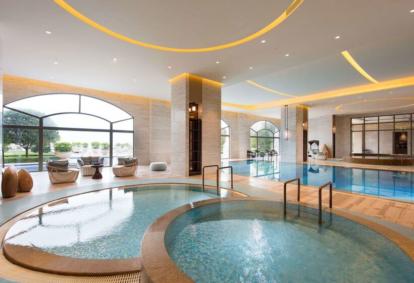 فندق Hilton Yuxi Fuxian Lake