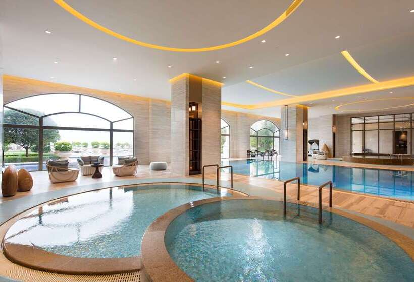 فندق Hilton Yuxi Fuxian Lake