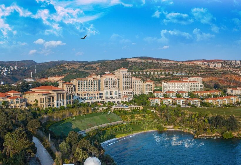 فندق Hilton Yuxi Fuxian Lake