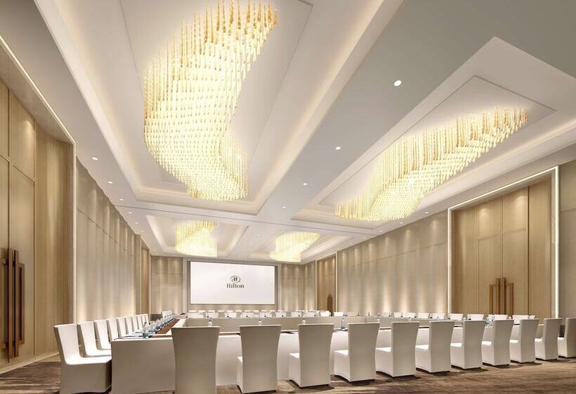 هتل Hilton Yuxi Fuxian Lake