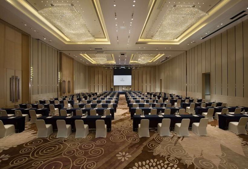 فندق Hilton Yuxi Fuxian Lake