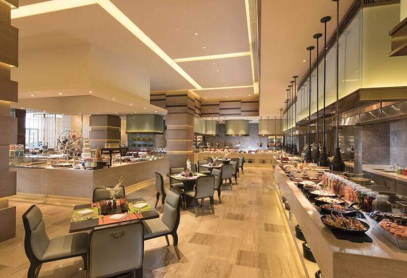 هتل Hilton Yuxi Fuxian Lake