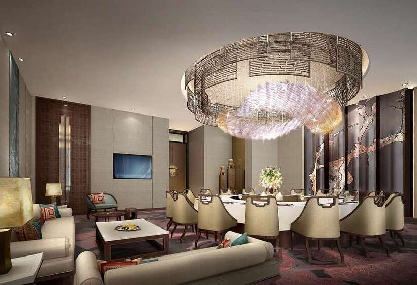 هتل Hilton Yuxi Fuxian Lake