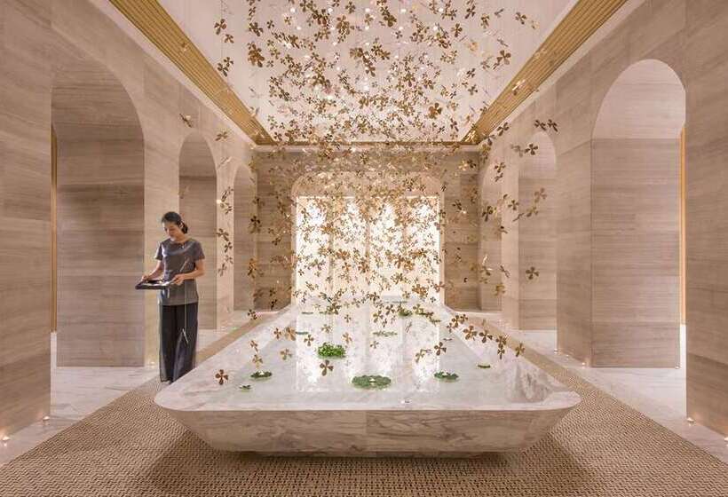 فندق Hilton Yuxi Fuxian Lake