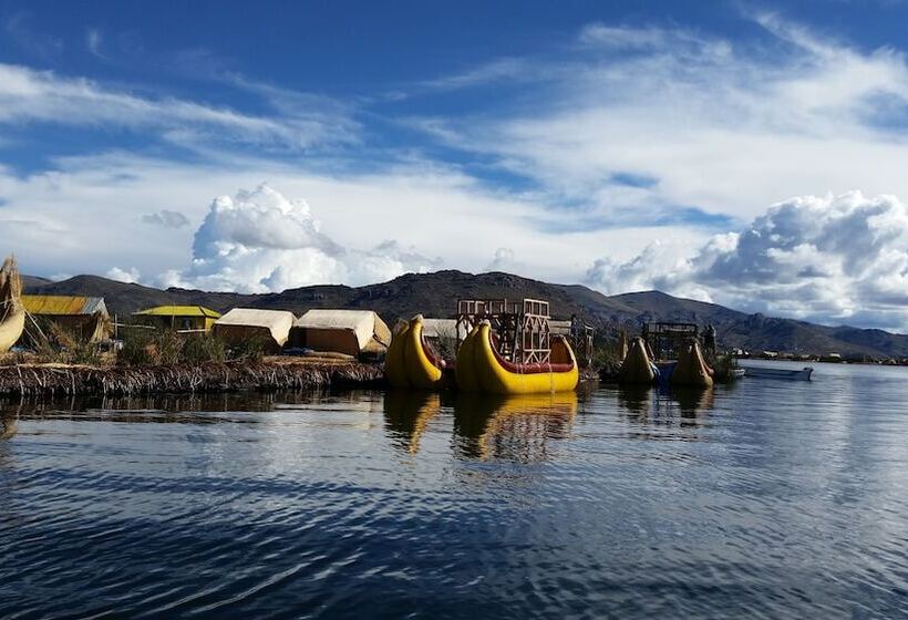 Отель Islas Uros Lodge