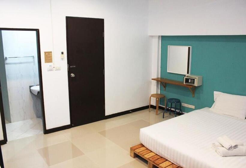 호텔 Kata Sea Host