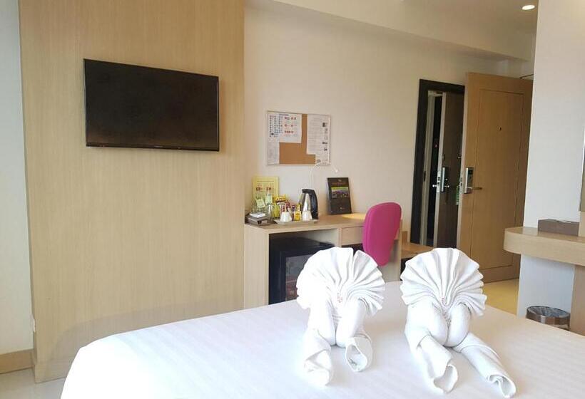 בית מלון כפרי Kavinburi Green