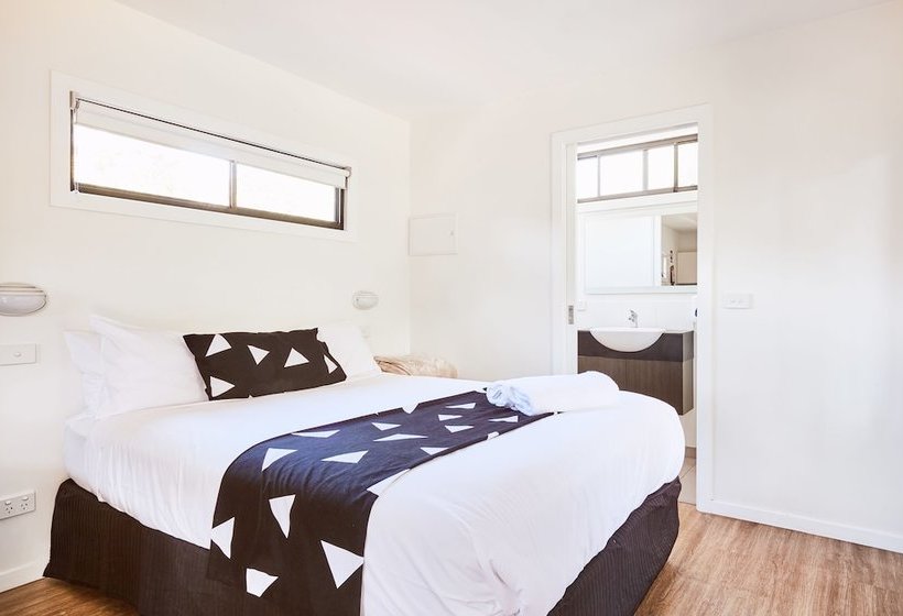 Отель Lorne Foreshore Caravan Park