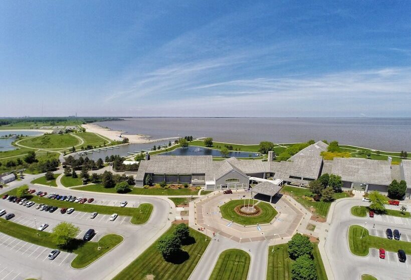 هتل Maumee Bay Lodge And Conference Center