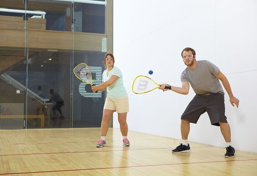 هتل Maumee Bay Lodge And Conference Center