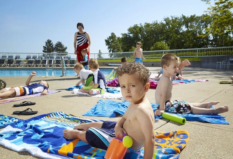 هتل Maumee Bay Lodge And Conference Center