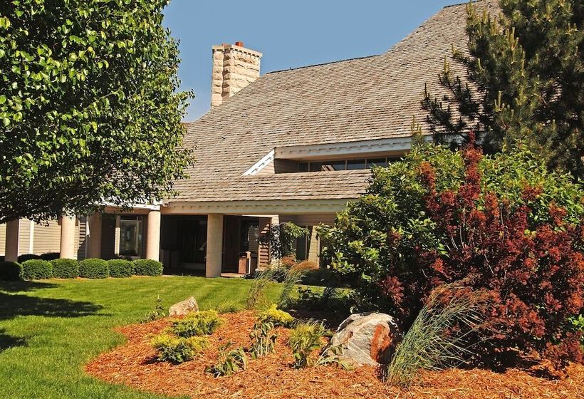 هتل Maumee Bay Lodge And Conference Center