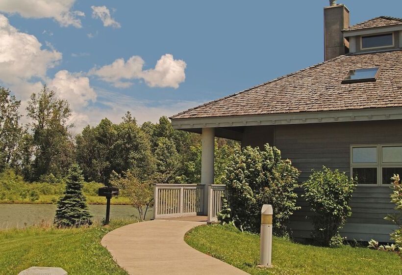 هتل Maumee Bay Lodge And Conference Center