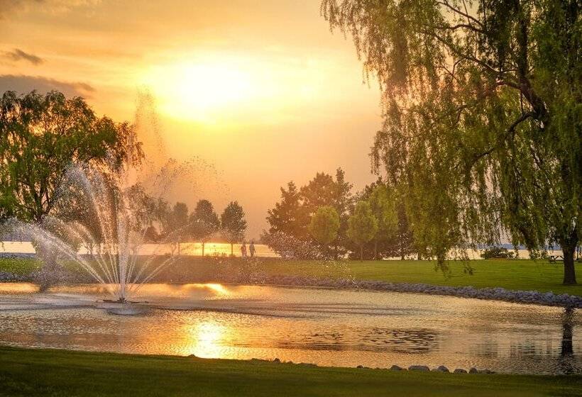 هتل Maumee Bay Lodge And Conference Center