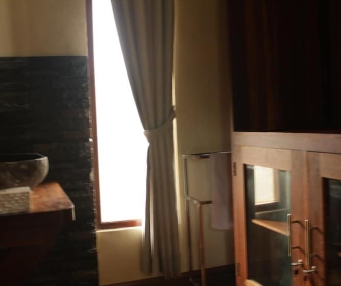 בית מלון כפרי Mina Tanjung