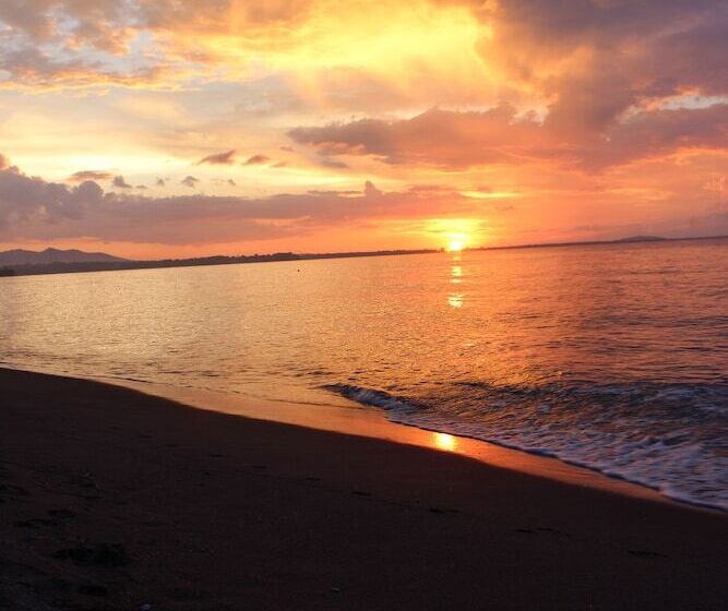 בית מלון כפרי Mina Tanjung