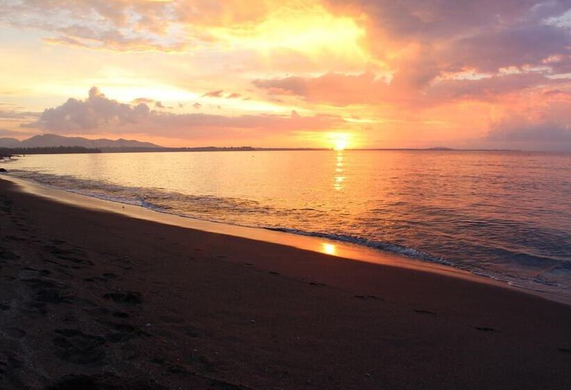 בית מלון כפרי Mina Tanjung