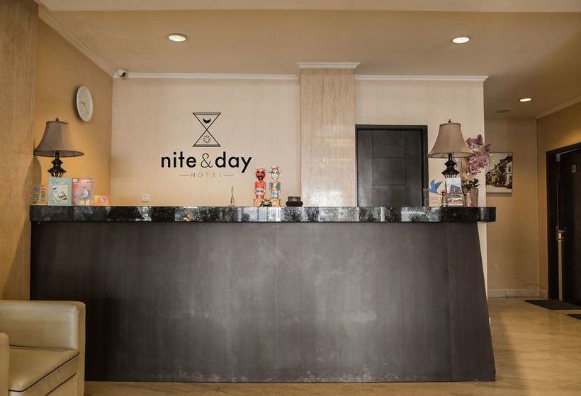 בית מלון כפרי Nite And Day Jakarta Roxy