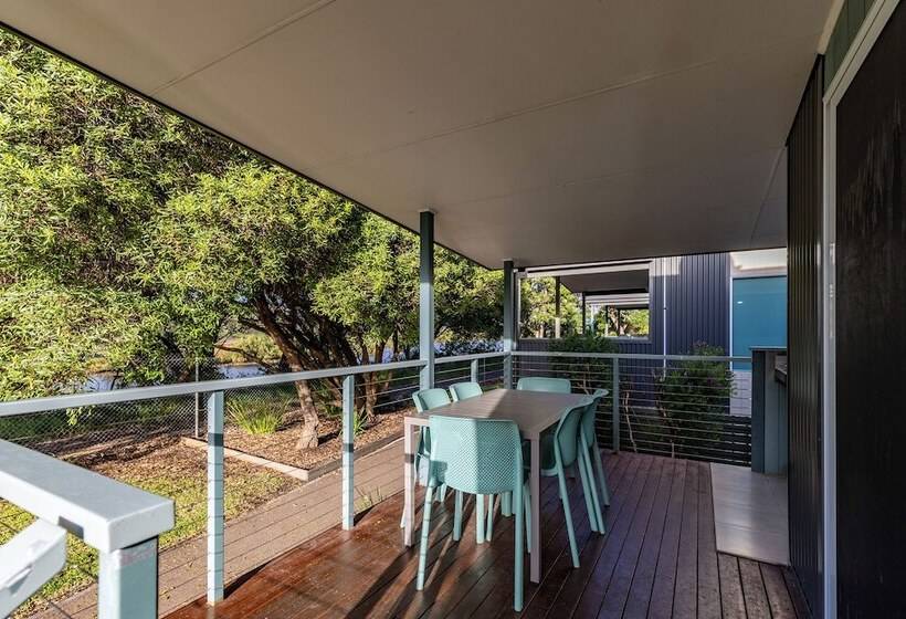 호텔 Nrma Eastern Beach Holiday Park