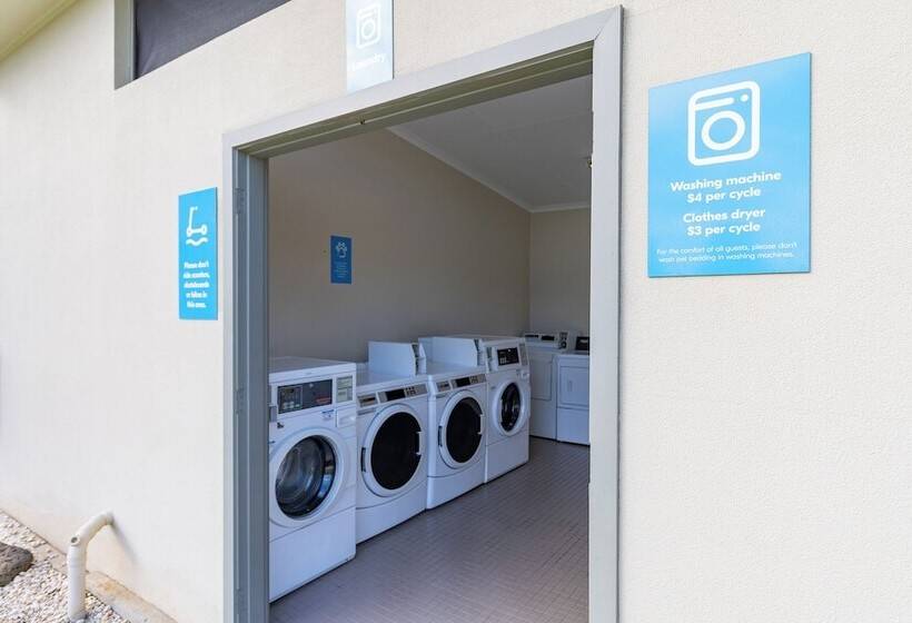 호텔 Nrma Eastern Beach Holiday Park