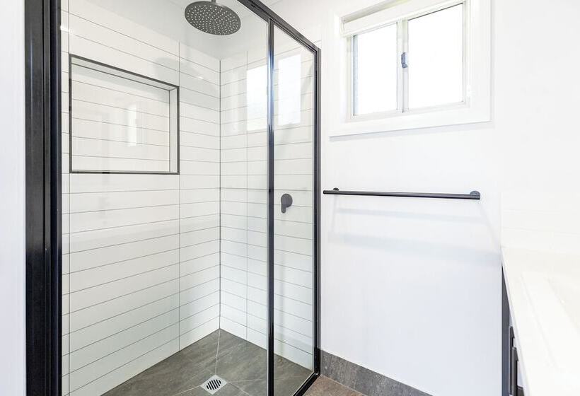 호텔 Nrma Eastern Beach Holiday Park