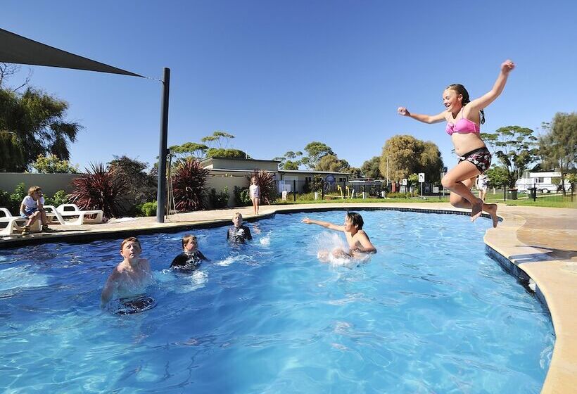 호텔 Nrma Eastern Beach Holiday Park