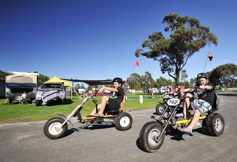 호텔 Nrma Eastern Beach Holiday Park