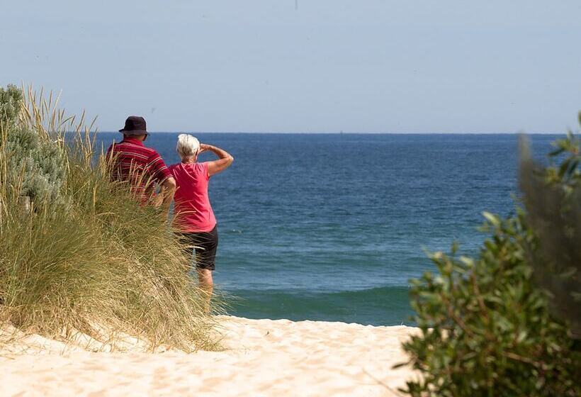 호텔 Nrma Eastern Beach Holiday Park