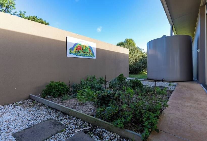 호텔 Nrma Eastern Beach Holiday Park