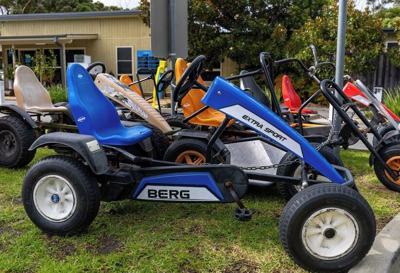 호텔 Nrma Eastern Beach Holiday Park