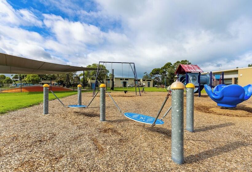 호텔 Nrma Eastern Beach Holiday Park